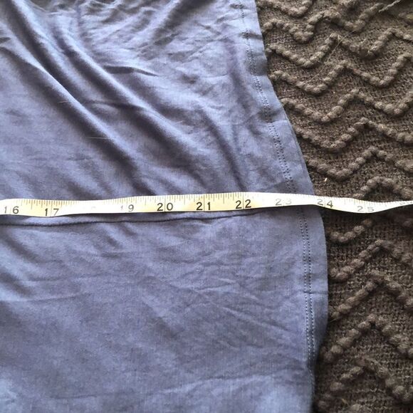 Active USA cold shoulder top - Picture 6 of 7